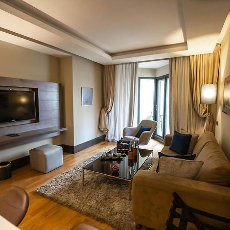 Gray Boutique Hotel カサブランカ エクステリア 写真 A living room in a hotel suite