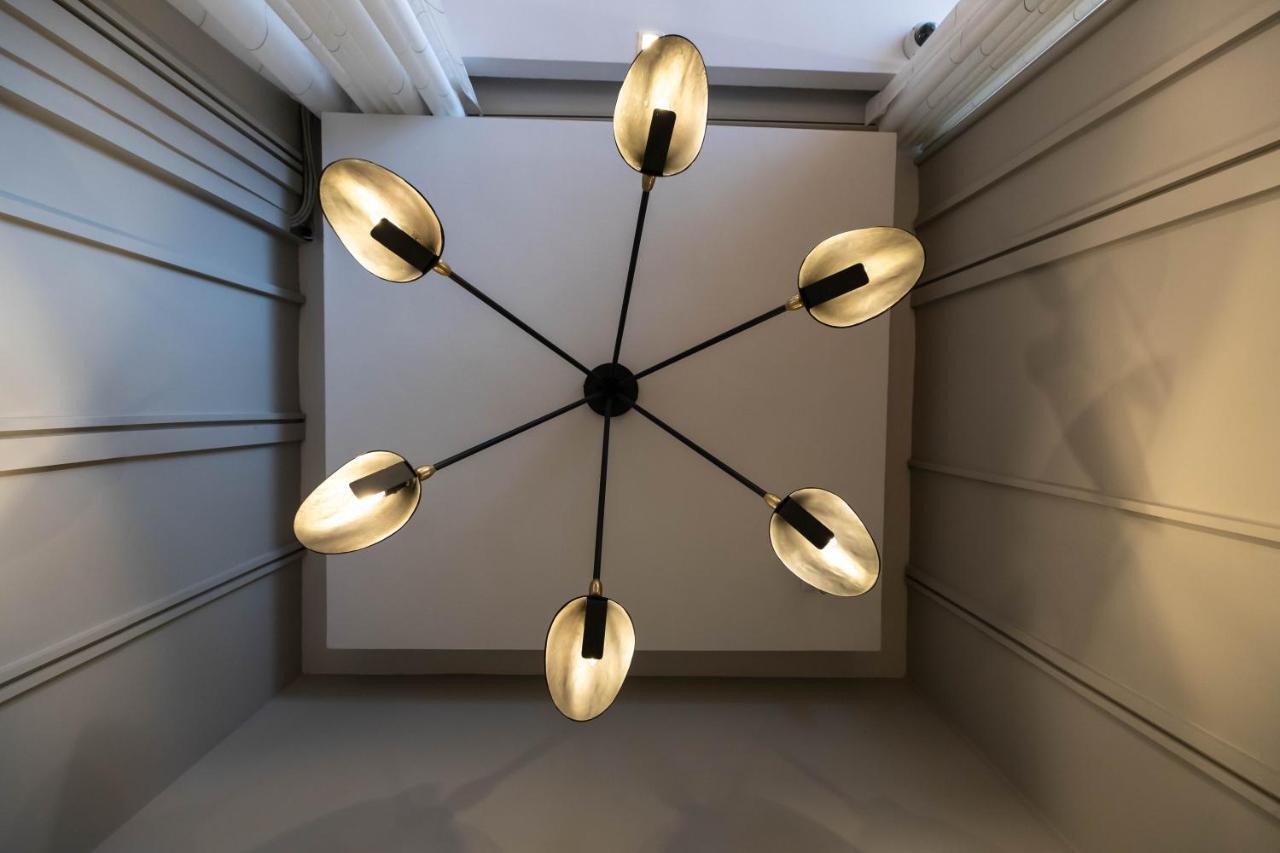 Gray Boutique Hotel カサブランカ エクステリア 写真 A chandelier
