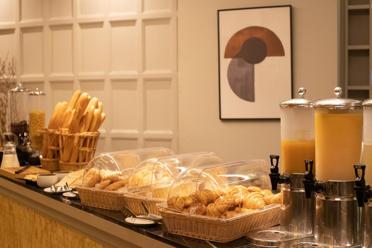 Gray Boutique Hotel カサブランカ エクステリア 写真 A breakfast buffet at a hotel